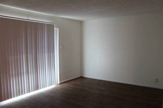 Building Photo - 1022 Fabulous Dr