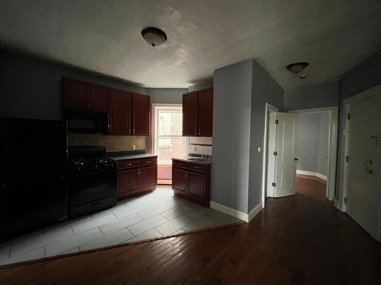 Building Photo - 550 Avenue C