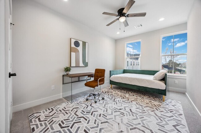 Building Photo - 303 Charlock St