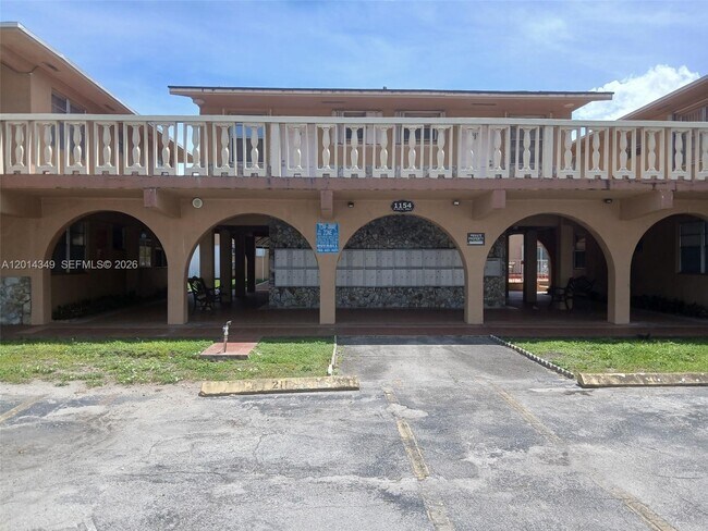 Building Photo - 1154 W 35th St