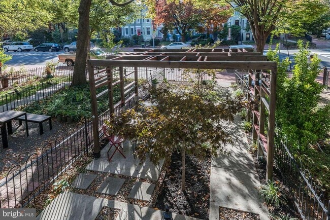 Building Photo - 1621 New Jersey Ave NW