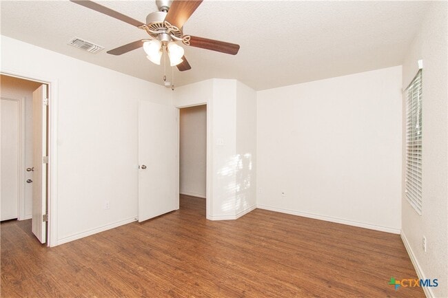Building Photo - 401 Bonnie Dr