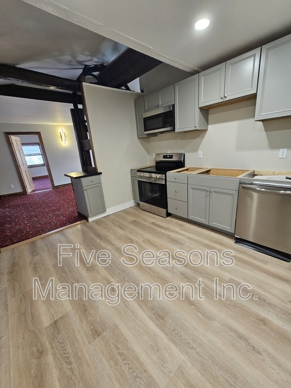 Building Photo - 328 Browns Trce