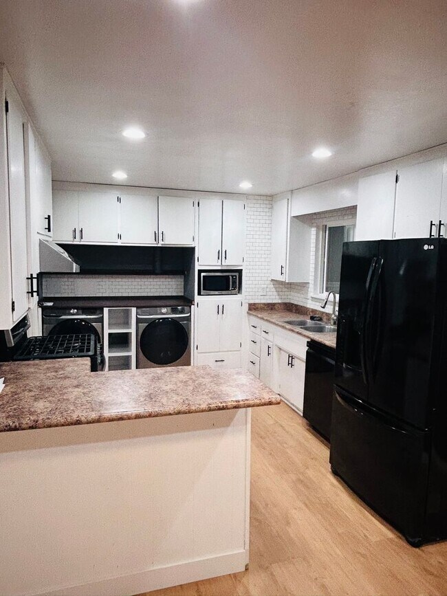 Building Photo - Upgraded 3 Bed / 2 Bath Pool Home with Solar in Lemon Grove