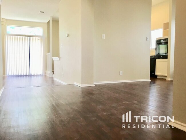 Building Photo - 8035 Dove Trail Dr