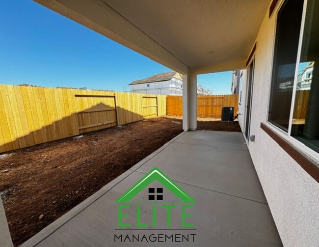 Building Photo - You wont believe that this home is located...