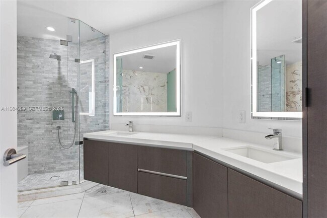 Building Photo - 851 NE 1st Ave