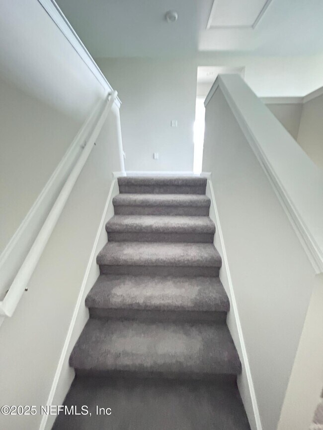 Building Photo - 102 Bluejack Ln