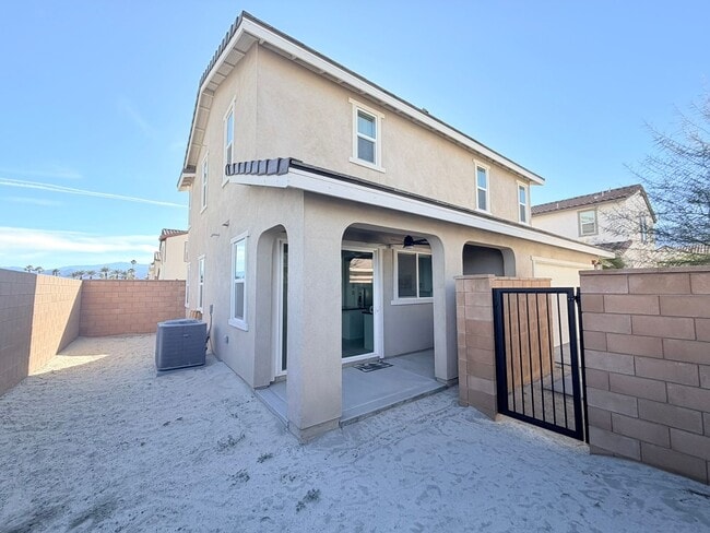 Building Photo - Beautifully upgraded home in the desirable Le Campanile Community