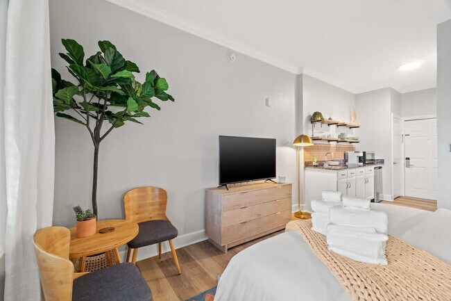 Building Photo - 10343 E County Hwy 30A