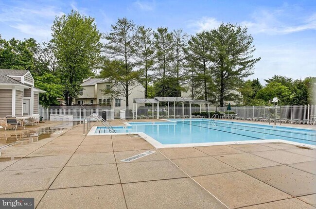 Building Photo - 15 Silver Birch Ct