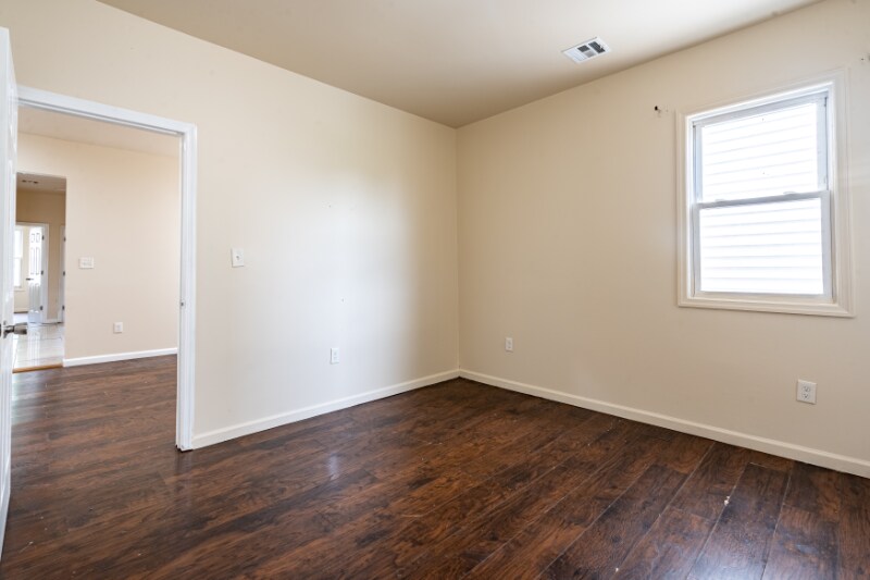 Building Photo - 467 Hawthorne Ave