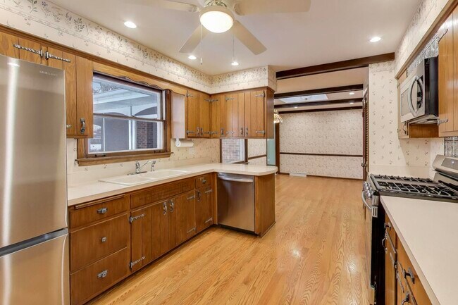 Building Photo - 12111 68th Ct