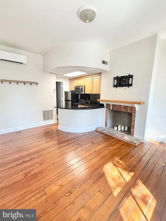 Building Photo - 1307 Prince St