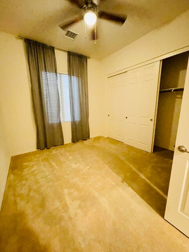 Building Photo - 85468 Treviso Dr