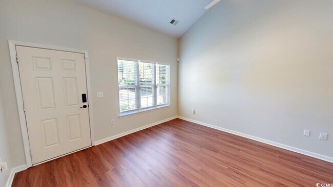 Building Photo - 1000 Pembroke Ct