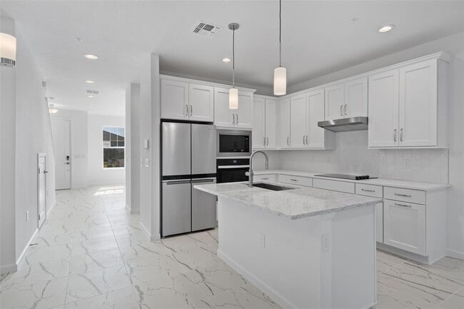 Building Photo - 1601 Pinecliff Dr