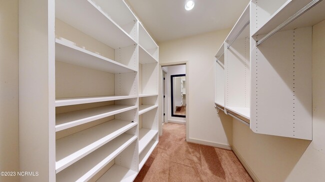 Building Photo - 45 Old Hunt Rd