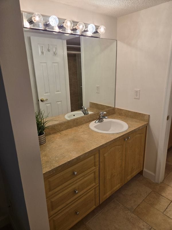 Building Photo - 9531 Seagrape Dr