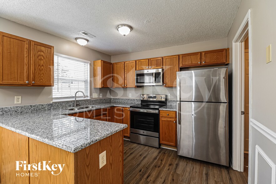 Building Photo - 933 Milkwood Ln