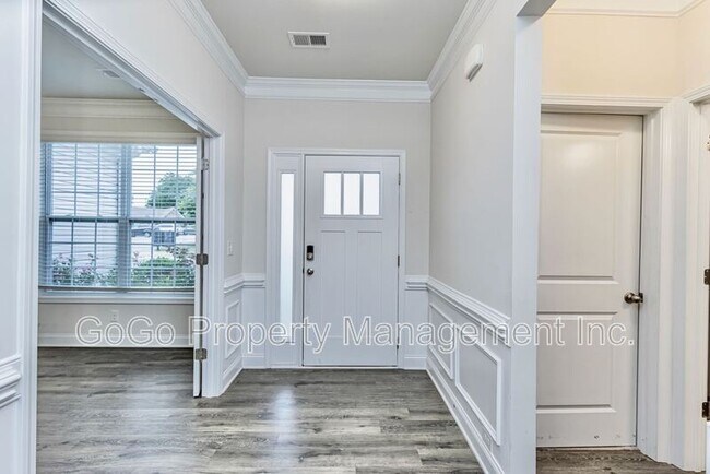 Building Photo - 110 Northwild Dr