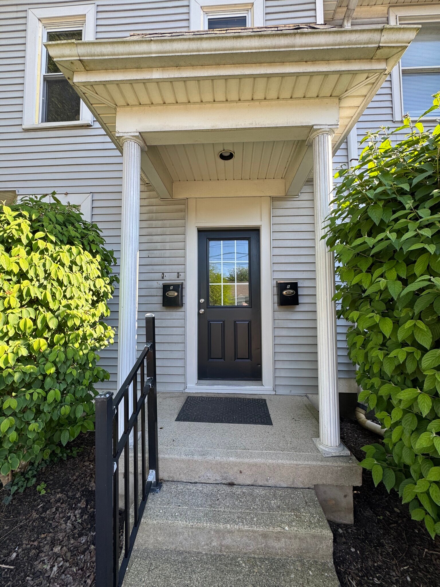 shared entrance - 439 W Loveland Ave