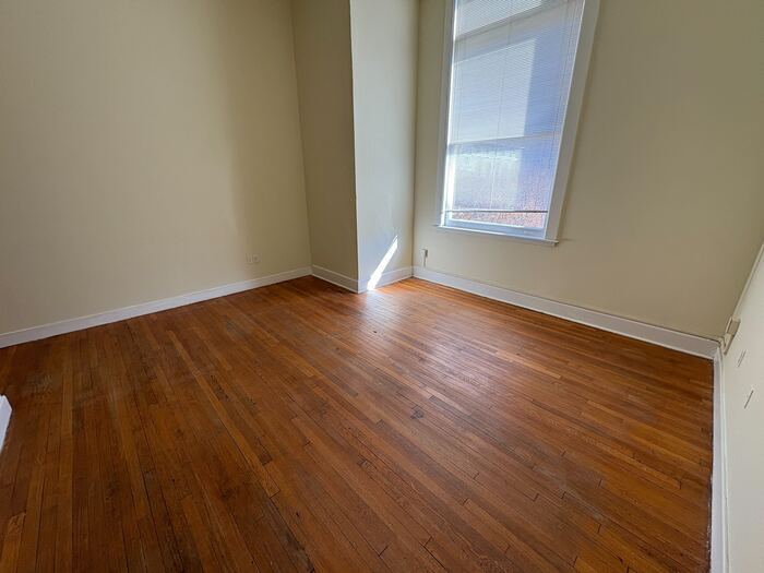 Building Photo - 525 E Grace St