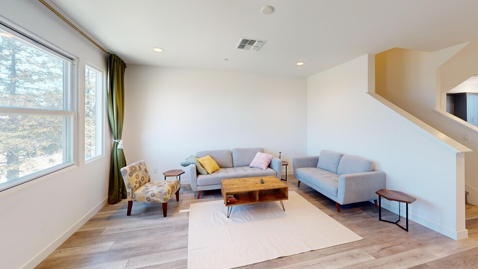 Building Photo - 1333 Pullman Way