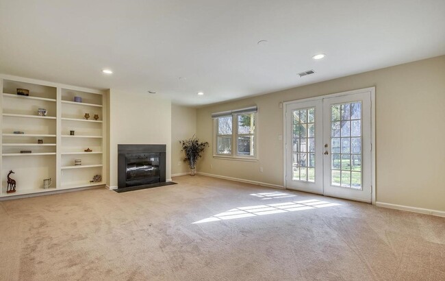 Building Photo - Fabulous 3BR/3.5BA Potomac Townhome, in In...