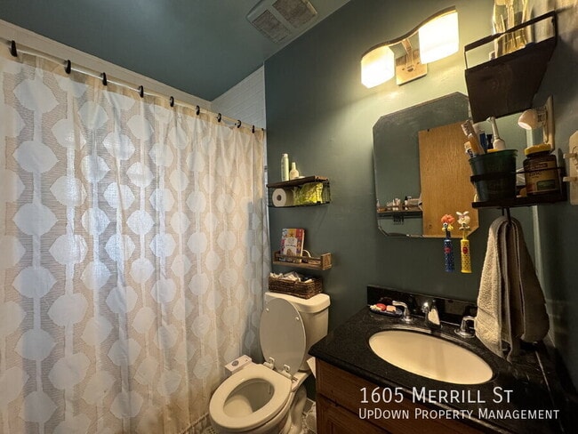 Building Photo - 1605 Merrill St