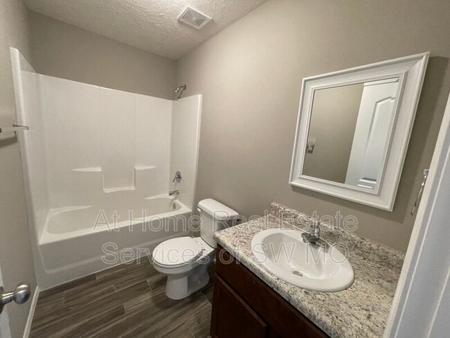 Building Photo - 491 Hudson Ave