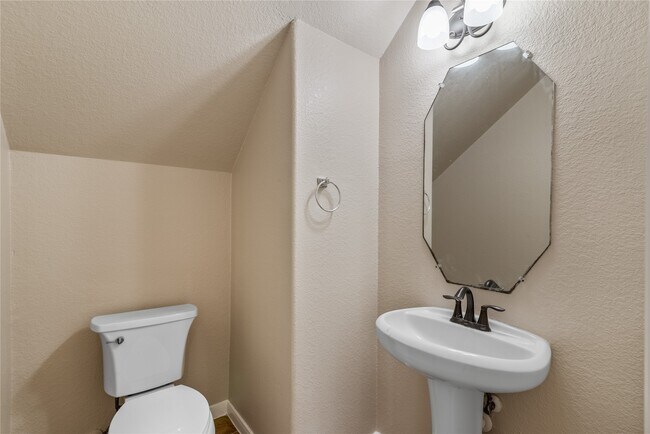Building Photo - 24822 Dutton Point Dr