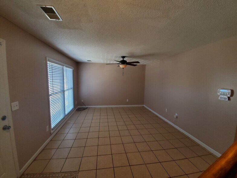 Building Photo - 4736 Cheshire Cir
