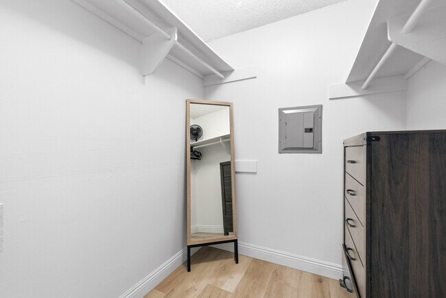 Building Photo - 6202 Friars Rd