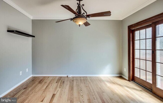 Building Photo - 25242 Dunvegan Square