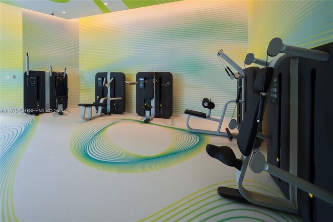 Building Photo - 501 NE 31st St