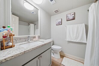 Building Photo - 4102 Sherwood Ln