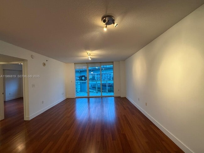 Building Photo - 31 SE 5th St