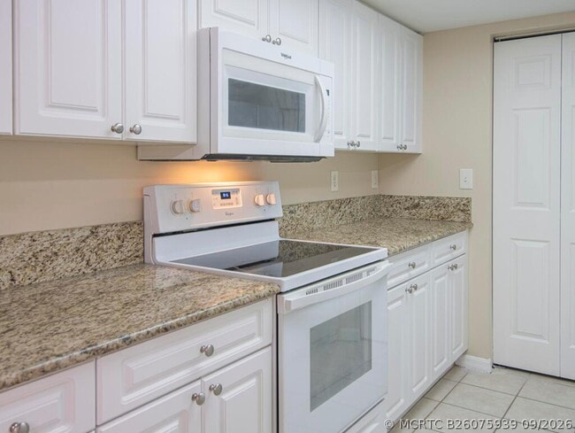 Building Photo - 100 Crestwood Ct N