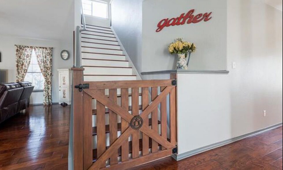 Building Photo - 4405 Woodstock Dr