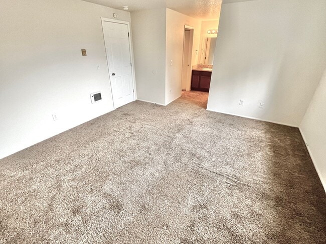 Building Photo - 18825 SW Mayjohn Ct