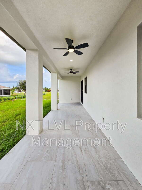 Building Photo - 4113 Kismet Pkwy W