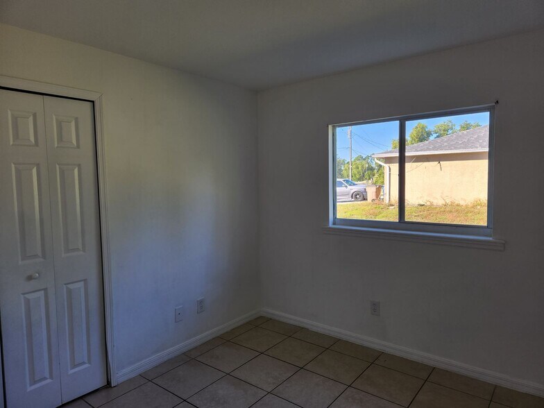 Building Photo - LO 4770-4772 Jordan Ave S