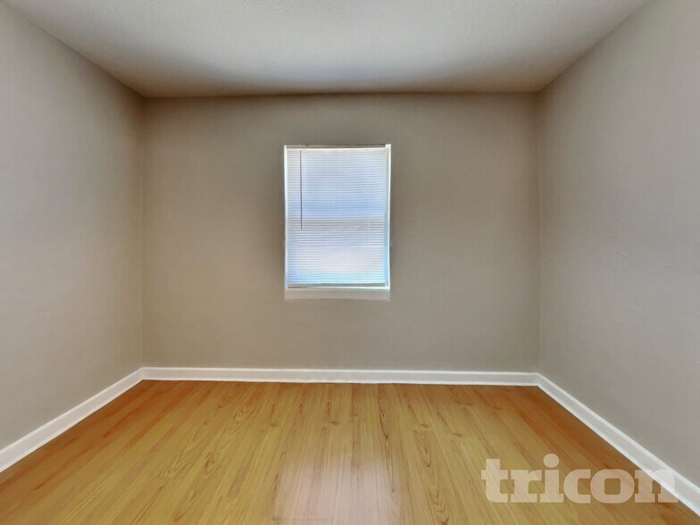 Building Photo - 612 Yelvington Ave