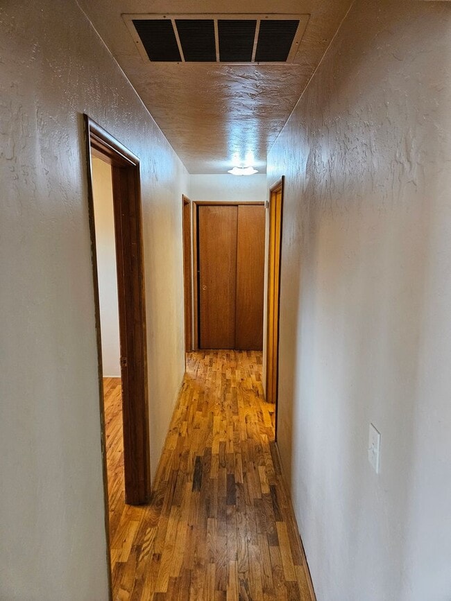 Building Photo - 1611-1609 SW 17th St