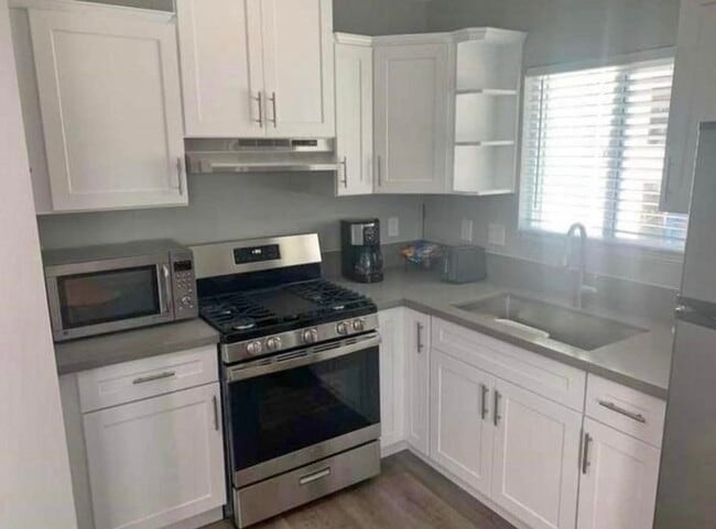 Primary Photo - 3629 W 117th St