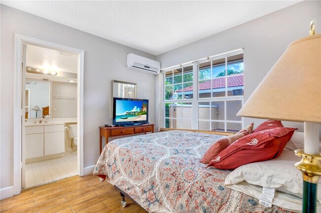 Building Photo - 4106 Carriage Dr