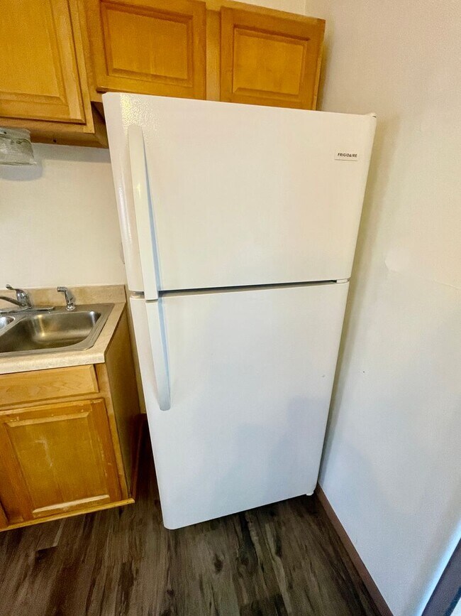 Building Photo - Pacific St., 2405 E.