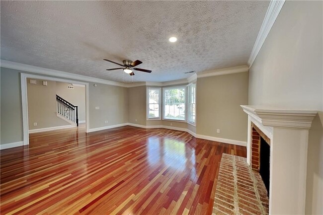 Building Photo - 2406 Southern Oak Dr SW