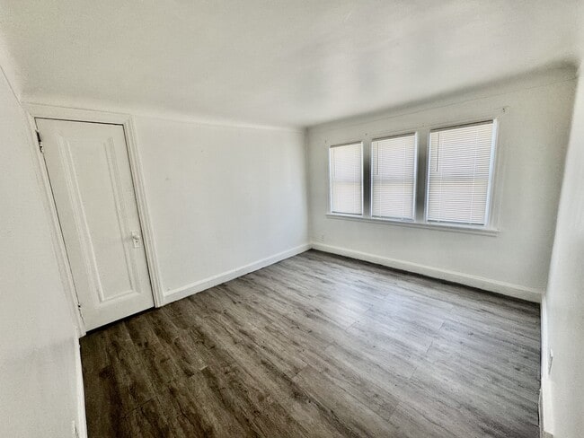 Building Photo - 15030 Rossini Dr